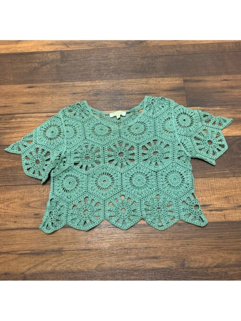 Green Lace Crochet Short Sleeve Crop Top - Picture 3 of 4